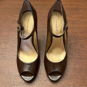 Tahari Monica Brown Peep-Toe Heels – Mary Jane Strap, Gold Accent, Size 7.5